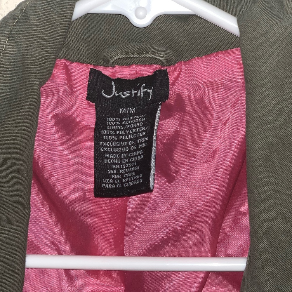 Sleeveless jean jacket